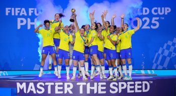 La selección brasileña futsal se convirtió en la primera campeona mundial de futsal femenino.