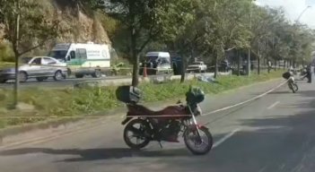 Motociclista murió tras violento choque contra el separador en la vía Bucaramanga–Girón