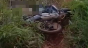 Impactante: Pitón de siete metros estrangula a un granjero tras derribarlo de su moto