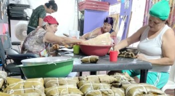 Más de 140 hayacas entregó Frontera Morada este diciembre.