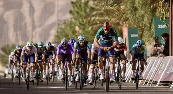 El italiano Jhonathan Milan suma sus dos primeras victorias de la temporada 2026.