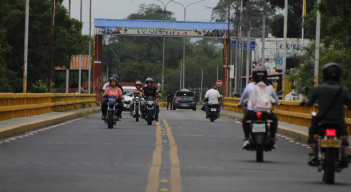 Paso fronterizo entre Colombia y Venezuela. 