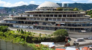 ¿Cómo el Helicoide pasó de albergar damnificados e intelectuales a ser una cárcel para narcos, homicidas y presos políticos?