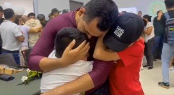 POLICÍAS LIBERADOS EN EL CATATUMBO YA SE REENCONTRARON CON SUS FAMILIAS