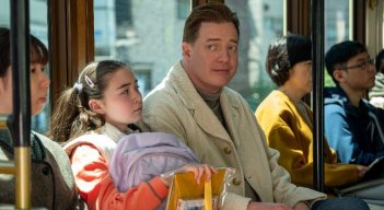 Brendan Fraser se reinventa en Japón con ‘Familia en Renta’.