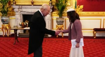 “Está muy animado de poder visitar Colombia”: Laura Sarabia presenta credenciales ante el rey Carlos III como embajadora en Reino Unido