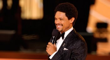 Trevor Noah en los Grammys 2025. Foto tomada de Instagram @grammys