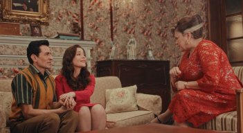 Flora Martínez estrena ‘Basta Mamá’, una comedia con salsa choque y humor incómodo.