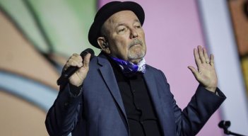 Rubén Blades anuncia su retiro de los escenarios y fija el 2027 como su último año de giras.