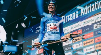 El ciclista mexicano Isaac Del Toro hace historia en la carrera de los dos mares.