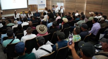 Una de las iniciativas importantes son los caminos comunitarios para la paz.