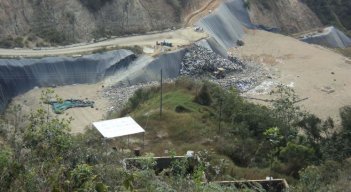 Los voceros comunales de la vereda La Madera denuncian posible contaminación ambiental con los lixiviados.