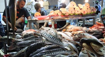 Venta de pescado. / Foto Stefany Peñaloza-La Opinión