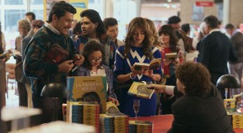 Entre nostalgia y cambio social: ‘La primera vez’ se despide con su cuarta temporada.