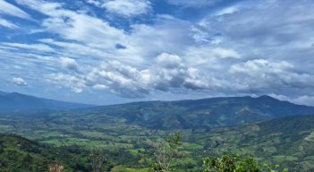 El obispo de la Diócesis de Ocaña, monseñor Orlando Olave, clama el cese de hostilidades en el Catatumbo.