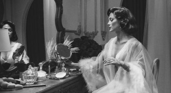 Greeicy apuesta por la picardía y el empoderamiento con Discúlpeme Señor.