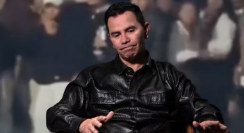 Jhonny Rivera casi va a la cárcel en Dubái durante su luna de miel, ¿qué hizo?