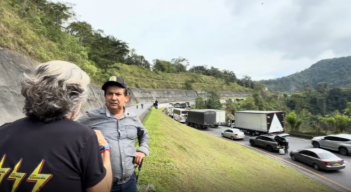 Juan Daniel Oviedo atrapado en bloqueo en Tona, Santander.
