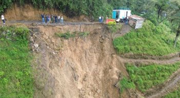 En el sitio San Pedro, de la vereda El Asilo, se produjo el colapso de la banca carreteable./Foto cortesía