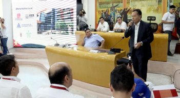 El gobernador, William Villamizar, presentó ayer en el Concejo el proyecto educativo/Foto Carlos Ramírez