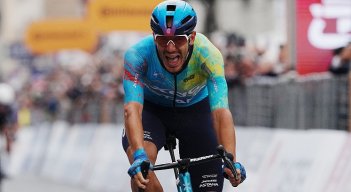 El italiano Davide Ballerini le dio la segunda victoria al XDS Astana en la 'corsa rosa'
