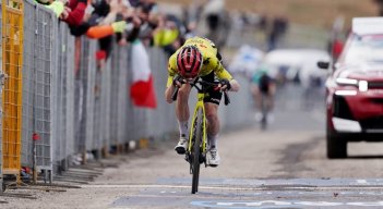 Jonas Vingegaard, apareció en la montaña del Giro.