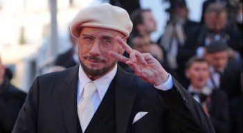 Video viral del nuevo aspecto de John Travolta causa revuelo: “Parece de 20”