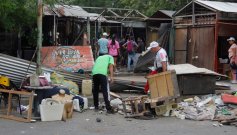 DESALOJO ALCALDIA EN EL TRIANGULO / LA OPINION 