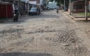 Algunas calles llevan sin ser pavimentadas desde que se fundó el barrio. / Foto: Carlos Ramírez.