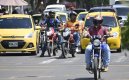 Los proponentes de la ley señalan que la eliminación de la inmovilización en la mayoría de infracciones aliviará la carga financiera de los motociclistas, muchos de los cuales usan este medio de transporte para su trabajo diario./ Foto: Archivo / La Opinión 